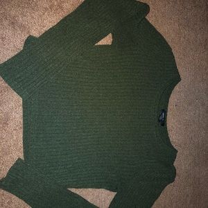 Green cropped hoodie